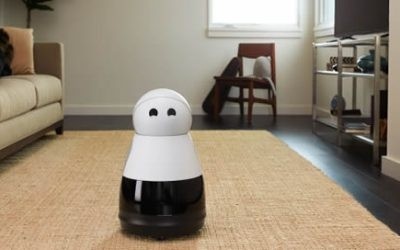 Een robot om oma in de gaten te houden.